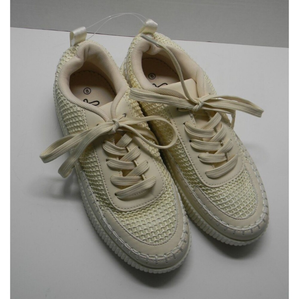 La Sheelah Cream Sneakers Walking Shoes Platform Lace-up Neutral NWOT - Picture 2 of 5